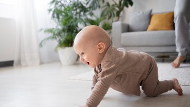 gatear / leche materna - ¿Por qué a mi bebé se le cae el cabello? - Cuándo empiezan a hablar los bebés y cómo fomentar el desarrollo temprano del lenguaje