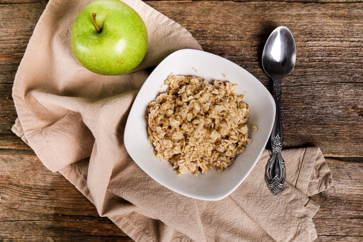 manzana con avena y linaza