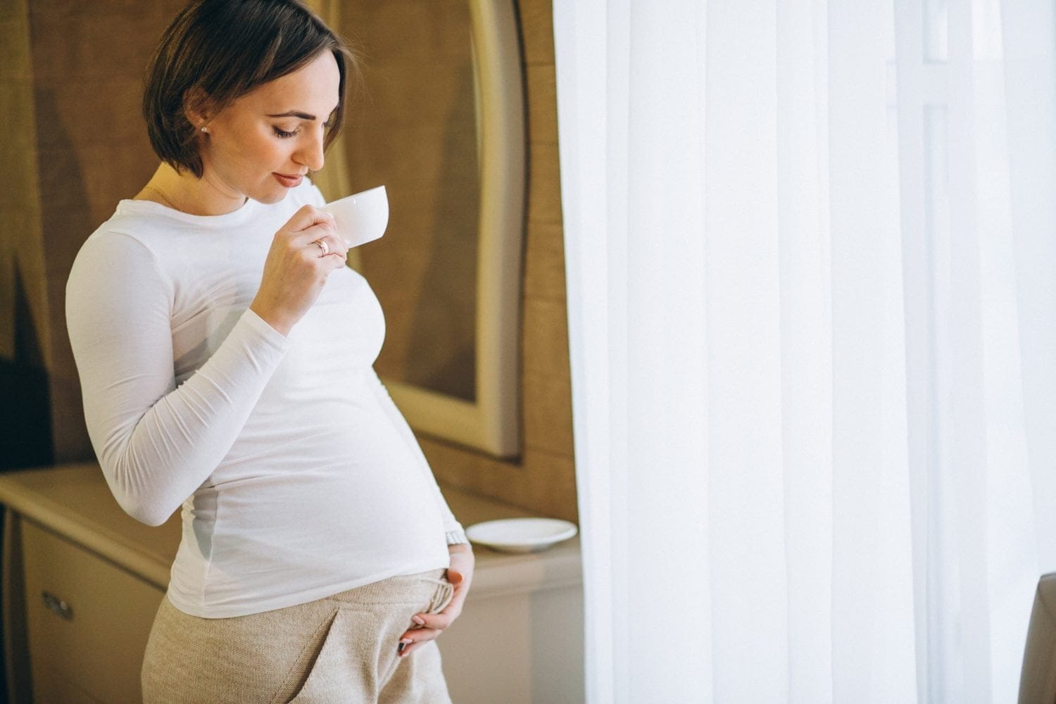 ¿Realmente se puede tomar café o bebidas energéticas en el embarazo?