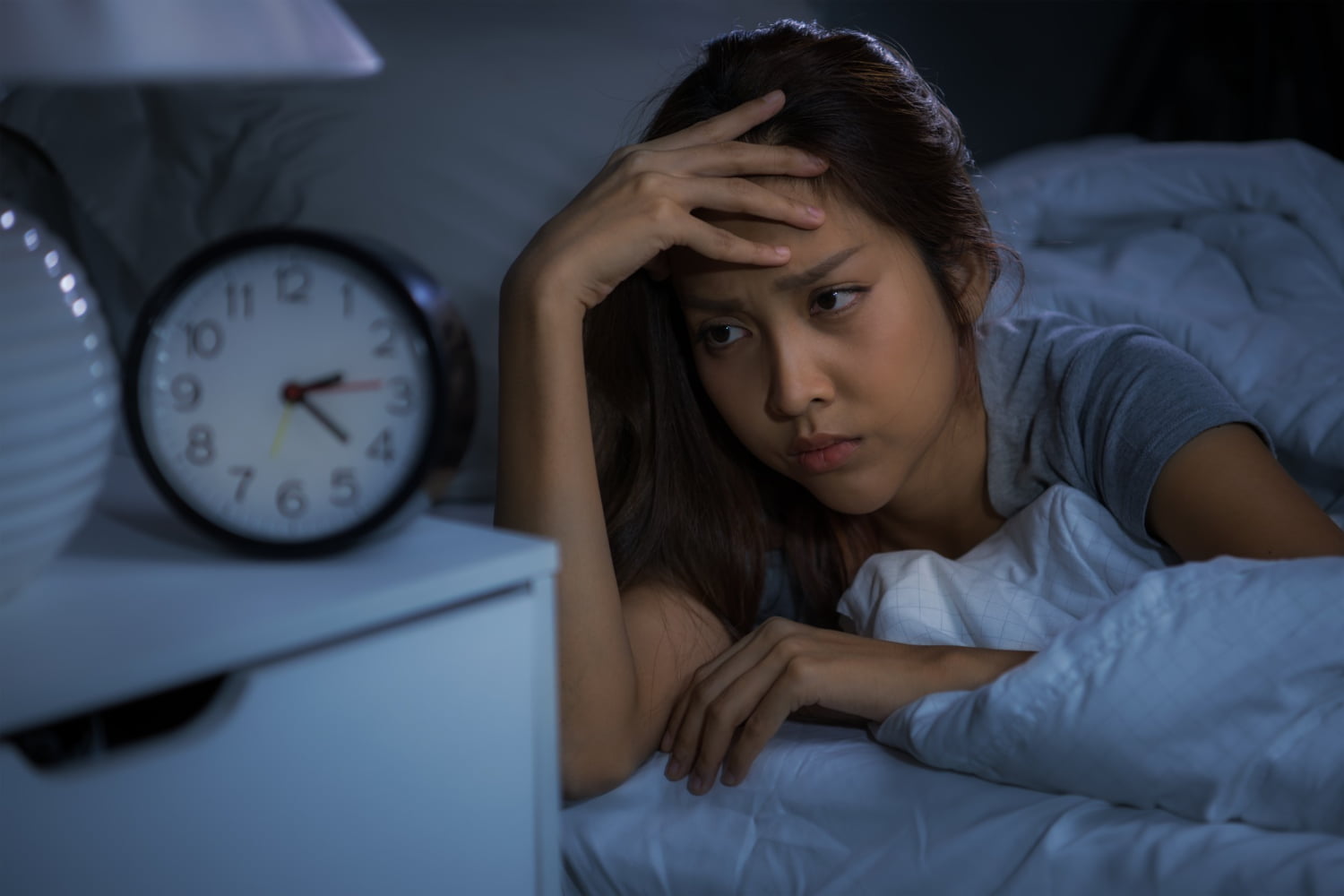 Los peligros de quedarse dormido después de la 1 a.m