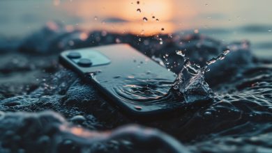 ¿Cómo se arregla un teléfono móvil que se ha caído al agua?